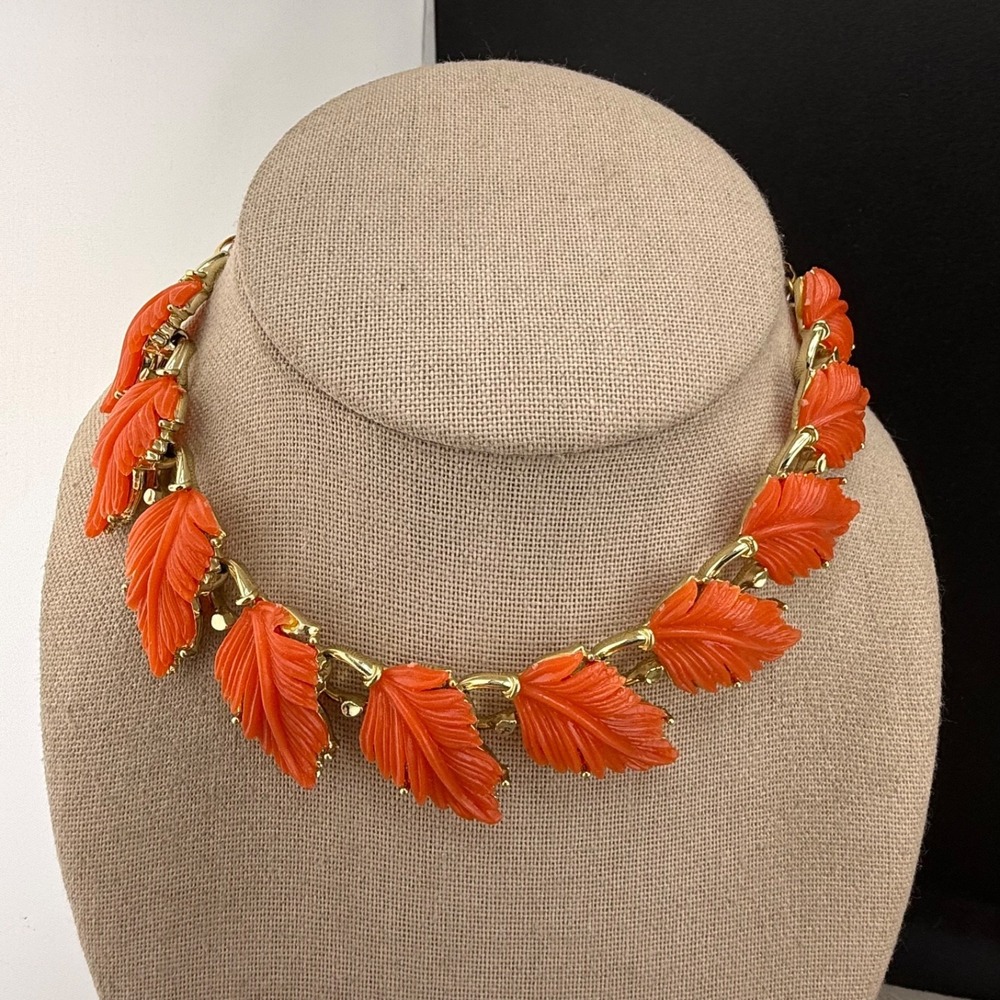 Vintage Lisner Necklace Gold Tone Orange Leaf Thermoset Signed 15"